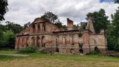 Romantyczna ruiny w Dąbrówce Ludomskiej