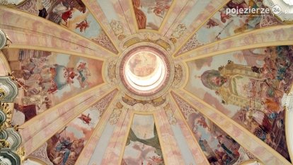 W starym klasztorze…