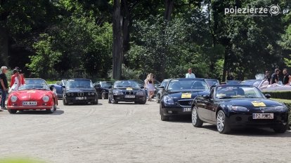 Kabriolety w pałacu Lubostroń