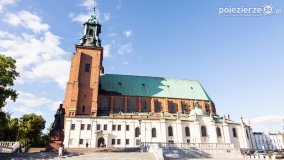 Gniezno – chodzą ulicami turyści... - zdjęcie 1