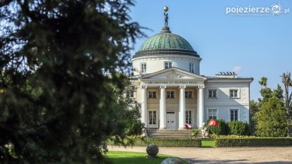 Park w Lubostroniu w jesiennej szacie