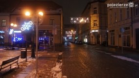 Inowrocław nocą, rozświetlony iluminacją świąteczną - zdjęcie 19