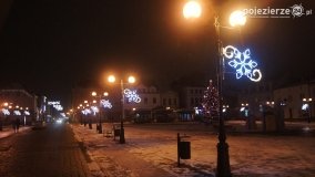 Inowrocław nocą, rozświetlony iluminacją świąteczną - zdjęcie 17