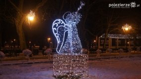 Inowrocław nocą, rozświetlony iluminacją świąteczną - zdjęcie 15