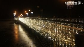 Inowrocław nocą, rozświetlony iluminacją świąteczną - zdjęcie 10