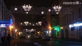 Inowrocław nocą, rozświetlony iluminacją świąteczną - zdjęcie 9