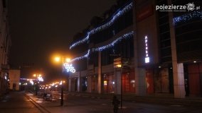 Inowrocław nocą, rozświetlony iluminacją świąteczną - zdjęcie 8