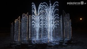 Inowrocław nocą, rozświetlony iluminacją świąteczną - zdjęcie 5