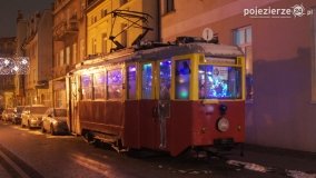 Inowrocław nocą, rozświetlony iluminacją świąteczną - zdjęcie 3