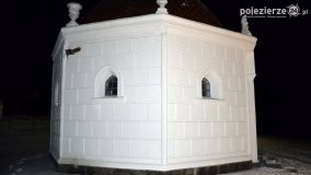 Kaplica rodziny Lange nocą - zdjęcie 7
