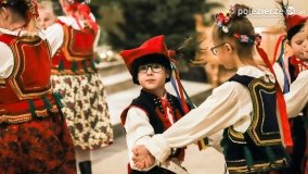 Dzieci z Budzynia oczarowały barcińskich parafian - zdjęcie 12