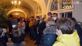 Pałac w Czerniejewie ożył tej nocy...  - zdjęcie 11
