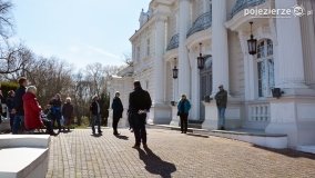 Tajemniczy pałac Zakrzewo ponownie wypełnił się turystami - zdjęcie 39