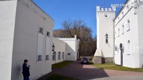 Tajemniczy pałac Zakrzewo ponownie wypełnił się turystami - zdjęcie 10
