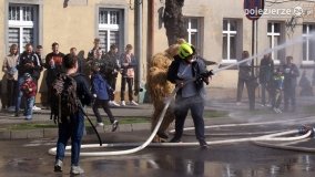 „Pochód z Niedźwiedziem” w Czerniejewie - zdjęcie 79