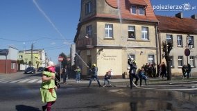 „Pochód z Niedźwiedziem” w Czerniejewie - zdjęcie 75