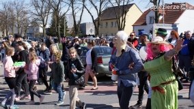 „Pochód z Niedźwiedziem” w Czerniejewie - zdjęcie 48