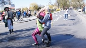 „Pochód z Niedźwiedziem” w Czerniejewie - zdjęcie 38