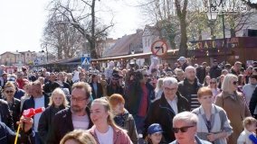 „Pochód z Niedźwiedziem” w Czerniejewie - zdjęcie 32