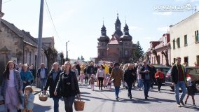 „Pochód z Niedźwiedziem” w Czerniejewie - zdjęcie 18