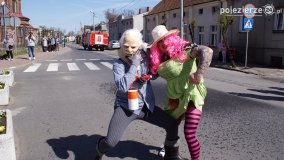 „Pochód z Niedźwiedziem” w Czerniejewie - zdjęcie 15