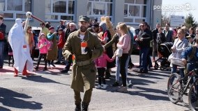 „Pochód z Niedźwiedziem” w Czerniejewie - zdjęcie 9
