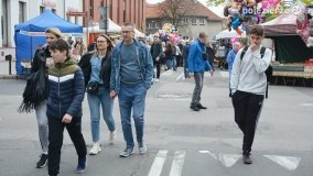 Jarmark Świętowojciechowy odwiedzają tłumy gnieźnian i turystów - zdjęcie 82