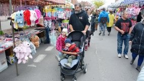 Jarmark Świętowojciechowy odwiedzają tłumy gnieźnian i turystów - zdjęcie 76