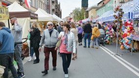 Jarmark Świętowojciechowy odwiedzają tłumy gnieźnian i turystów - zdjęcie 45