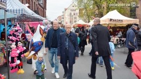 Jarmark Świętowojciechowy odwiedzają tłumy gnieźnian i turystów - zdjęcie 24