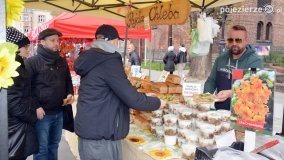 Jarmark Świętowojciechowy odwiedzają tłumy gnieźnian i turystów - zdjęcie 19