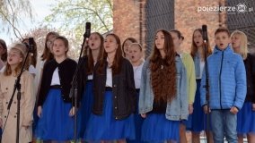 Jarmark Świętowojciechowy odwiedzają tłumy gnieźnian i turystów - zdjęcie 9