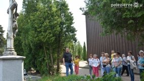 Seniorzy z Poznania zwiedzali Niechanowo - zdjęcie 29