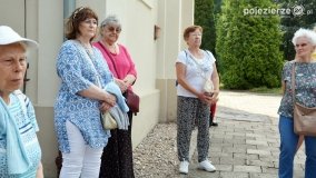 Seniorzy z Poznania zwiedzali Niechanowo - zdjęcie 24
