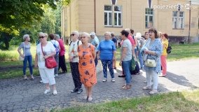 Seniorzy z Poznania zwiedzali Niechanowo - zdjęcie 18