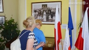 Seniorzy z Poznania zwiedzali Niechanowo - zdjęcie 13