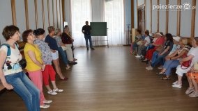 Seniorzy z Poznania zwiedzali Niechanowo - zdjęcie 9