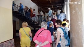 Seniorzy z Poznania zwiedzali Niechanowo - zdjęcie 8