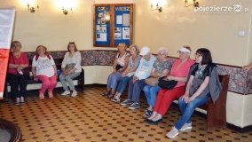 Seniorzy z Poznania zwiedzali Niechanowo - zdjęcie 7