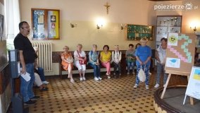 Seniorzy z Poznania zwiedzali Niechanowo - zdjęcie 6