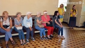 Seniorzy z Poznania zwiedzali Niechanowo - zdjęcie 5