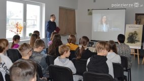 Unikatowa wystawa o Stanisławie Walasiewicz w bibliotece w Zdziechowie! - zdjęcie 14