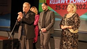 Gwiazdy filmowe zawitały do Barcina i odsłoniły Barcie - zdjęcie 28