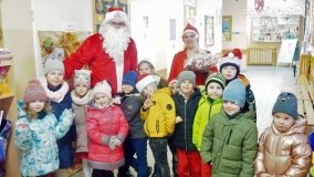 Św. Mikołaj odwiedził przedszkola i żłobek w gminie Gniezno - zdjęcie 27