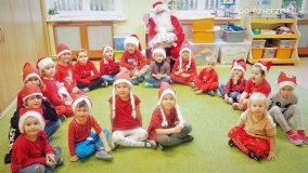 Św. Mikołaj odwiedził przedszkola i żłobek w gminie Gniezno - zdjęcie 30