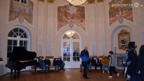 Nocne zwiedzanie pałacu w Czerniejewie - zdjęcie 24
