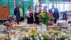 W Barcinie stoły uginały się od wielkanocnych pyszności - zdjęcie 16