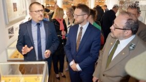 „Historia którą skrywa ziemia”. Gnieźnianie na otwarciu niezwykłego miejsca w Polsce! - zdjęcie 61