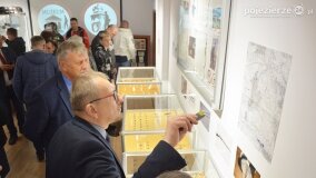 „Historia którą skrywa ziemia”. Gnieźnianie na otwarciu niezwykłego miejsca w Polsce! - zdjęcie 58