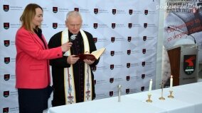 „Historia którą skrywa ziemia”. Gnieźnianie na otwarciu niezwykłego miejsca w Polsce! - zdjęcie 36